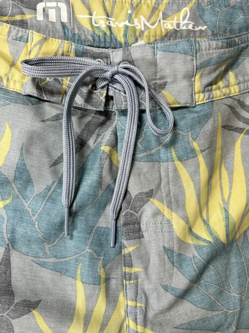 Travis Mathew Mens Floral Hawaiian Board Shorts Surfing Stretch 36w Swim Hybrid